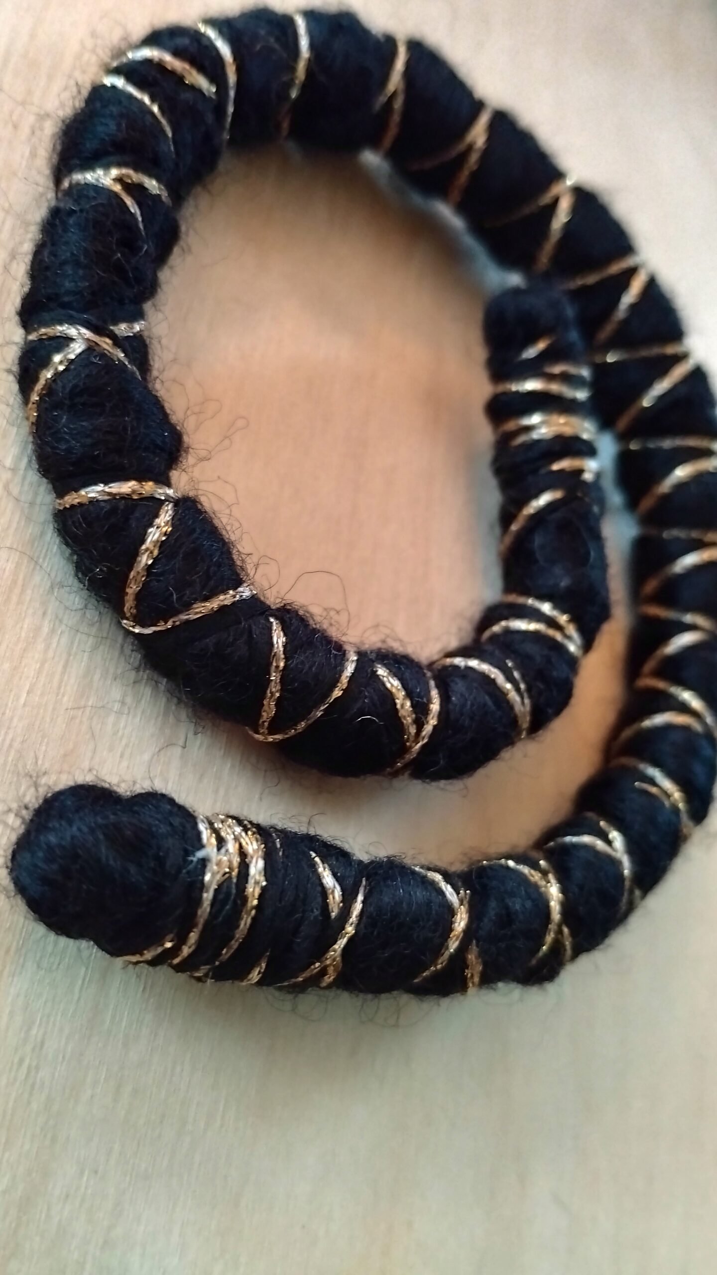 Dreadspirale - 30cm Schwarz Gold – Bild 3